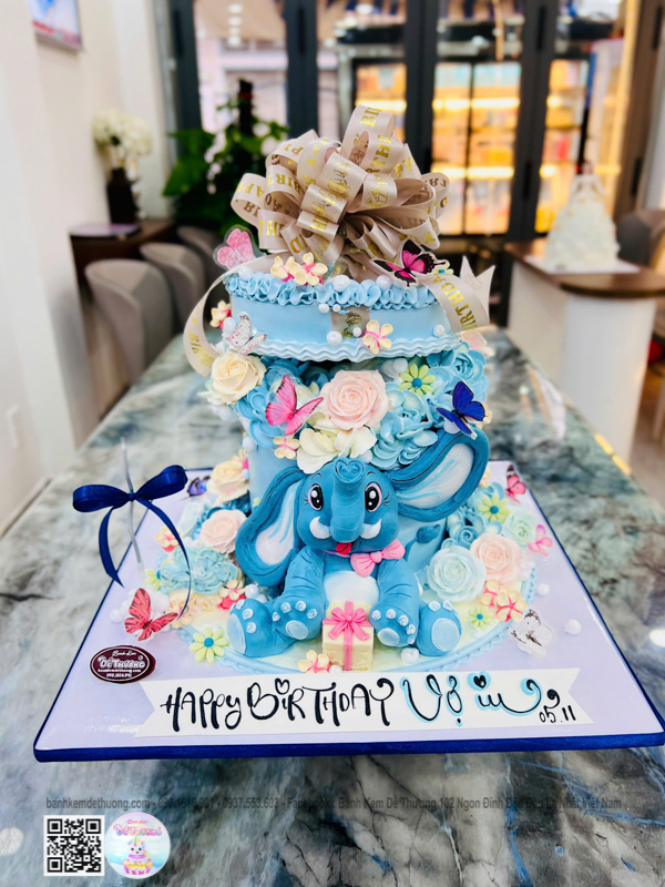 banh-kem-con-voi-hop-qua-3