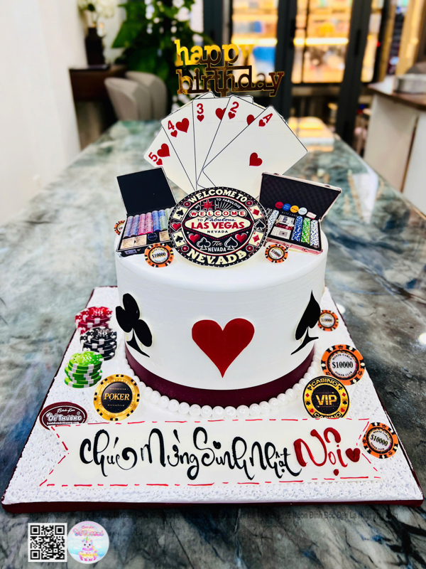 banh-kem-la-bai-casino-noi-4