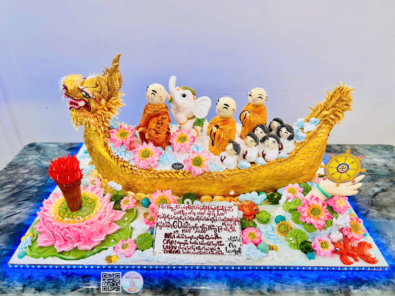 banh-chua-tinh-xa-lien-hoa-thuyen-bat-nha-15