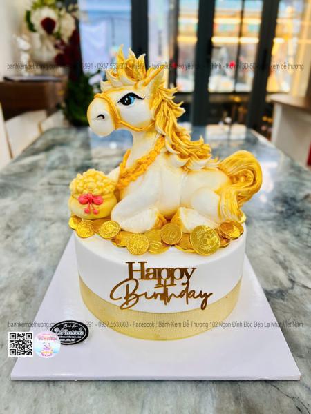 banh-con-ngua-3d-trang-vang-2