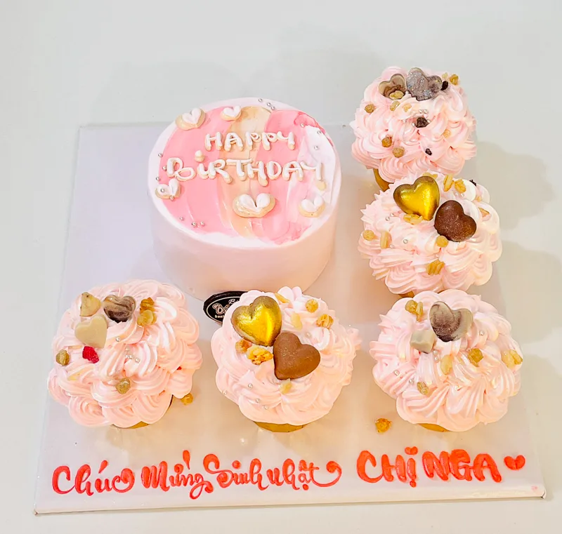 banh-kem-set-mini-cupcake