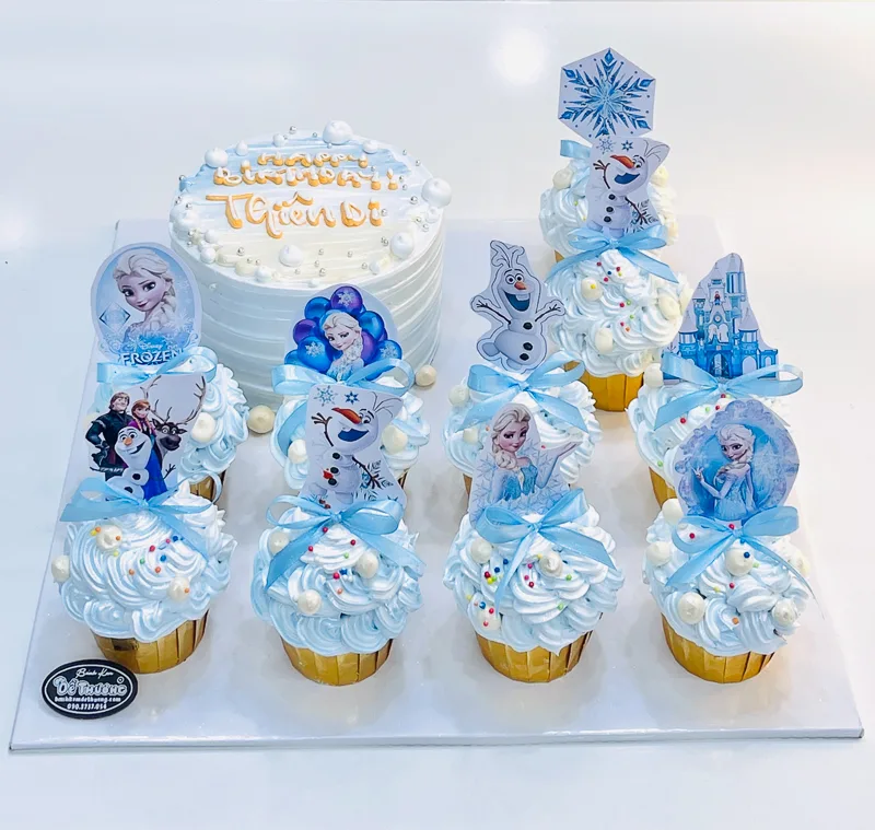 banh-kem-elsa-cupcake