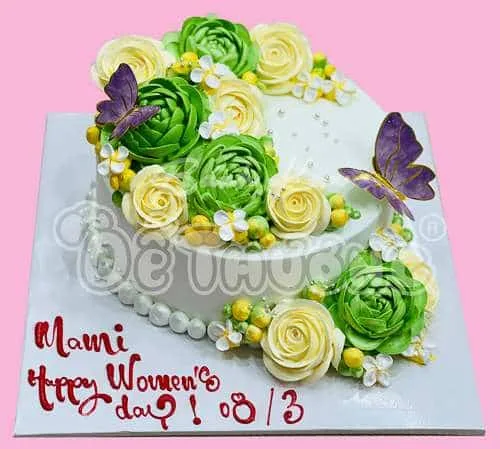bánh kem hoa hồng trắng xanh lá tặng mẹ