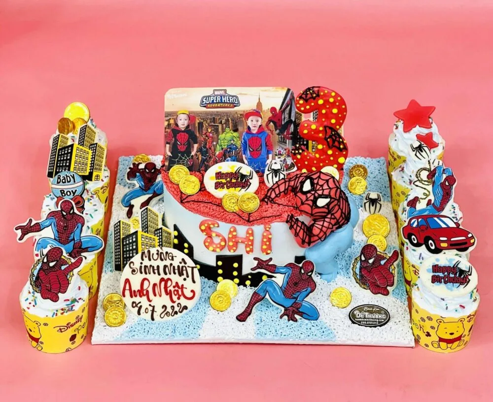 bánh kem người nhện spider man in hình socola